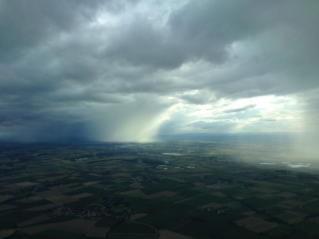 15.08.2014 Rostock Laage - München | Regenschauer über München 2