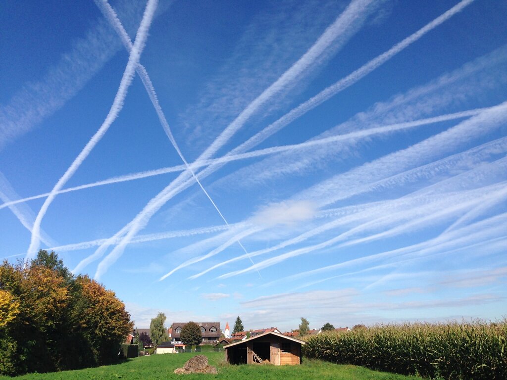 07.10.2014 München | Contrails 1