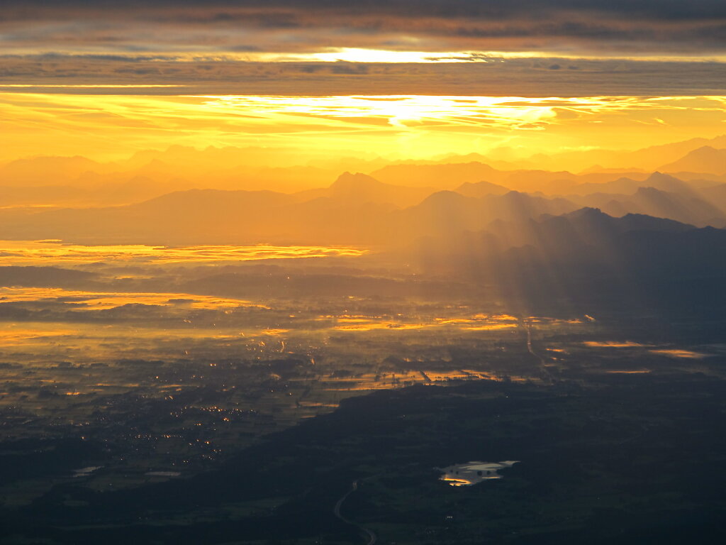 06.10.2018 Genua - München | Der Himmel glüht 2