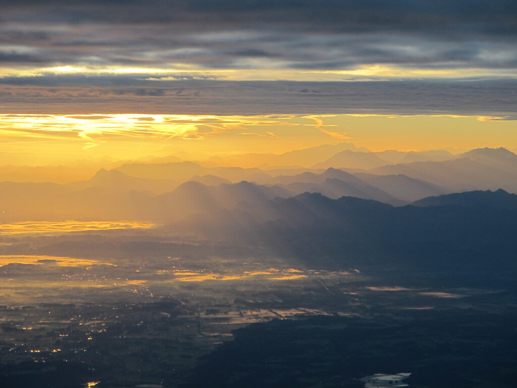 06.10.2018 Genua - München | Der Himmel glüht 3