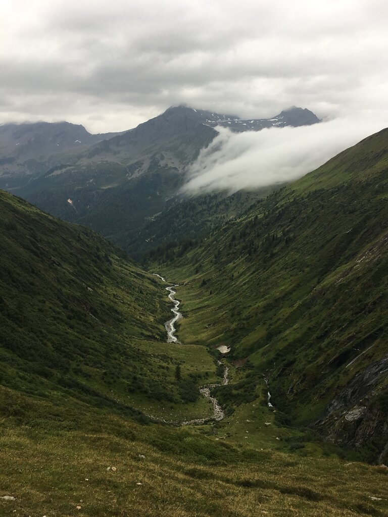 10.08.2018 Nebel schwappt in's Tal