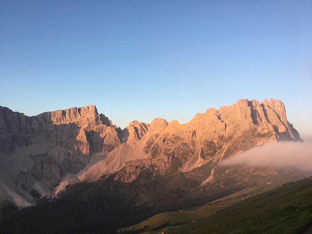 13.08.2018 Die Morgensonne küsst die Berge