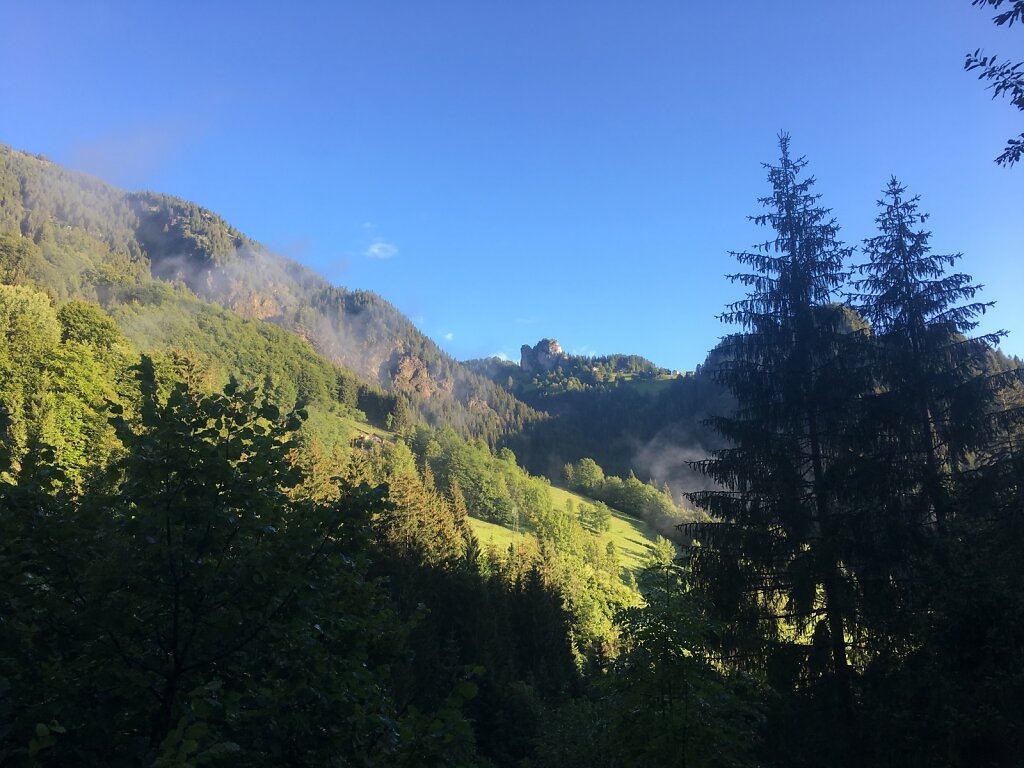 15.08.2018 Die Berge in die Morgensonne getaucht