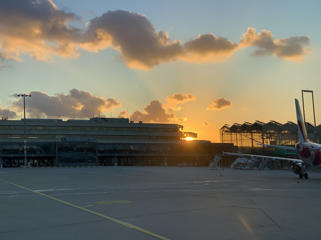 04.11.2020 Köln | Airportromantik