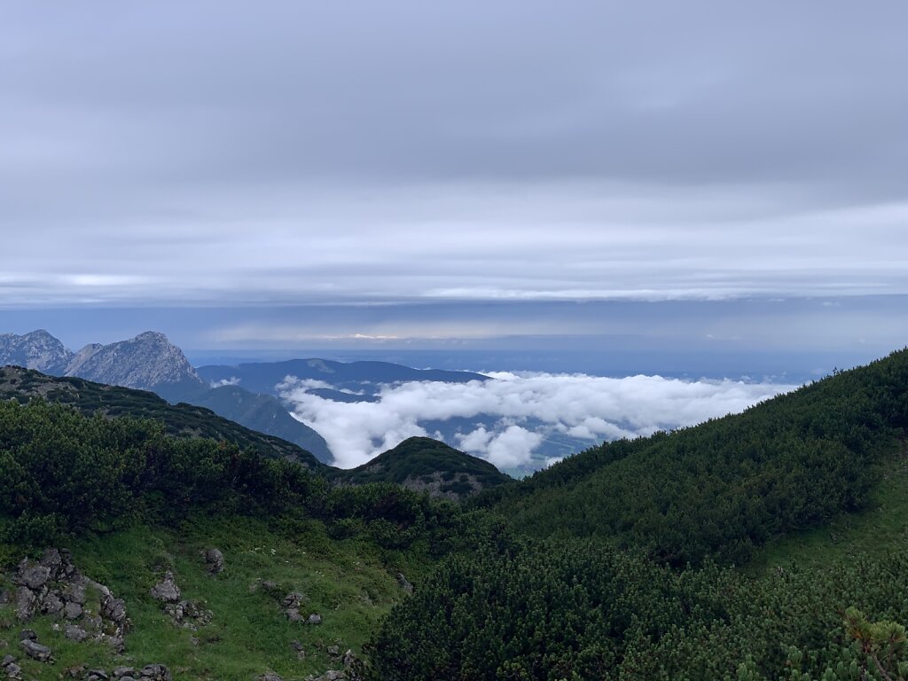 04.08.2021 Der Nebel hängt im Tal