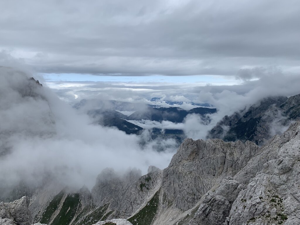 23.08.2021 Wolkenfetzen im Tal