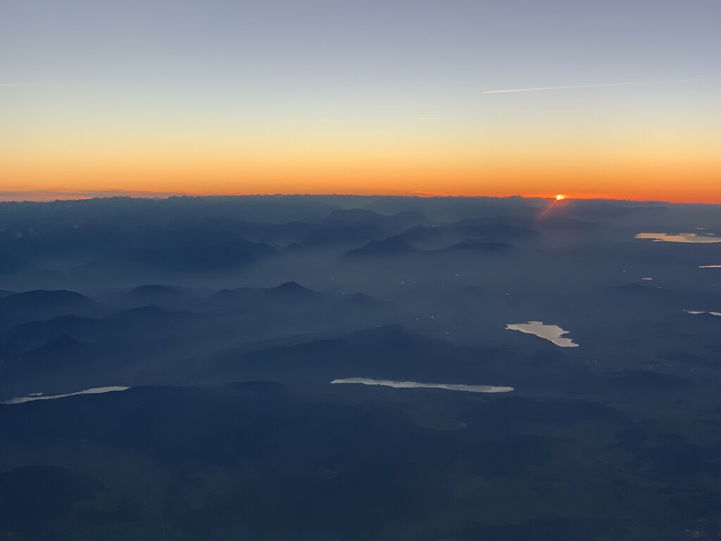 24.10.2021 Sibiu - München | Sonnenuntergang hinter den Alpen