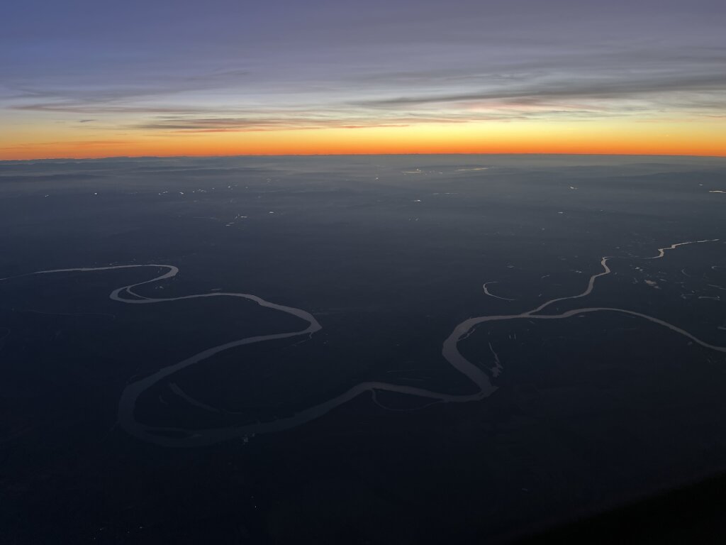 25.11.2024 München - Belgrad | Die Donau unter der Abendsonne