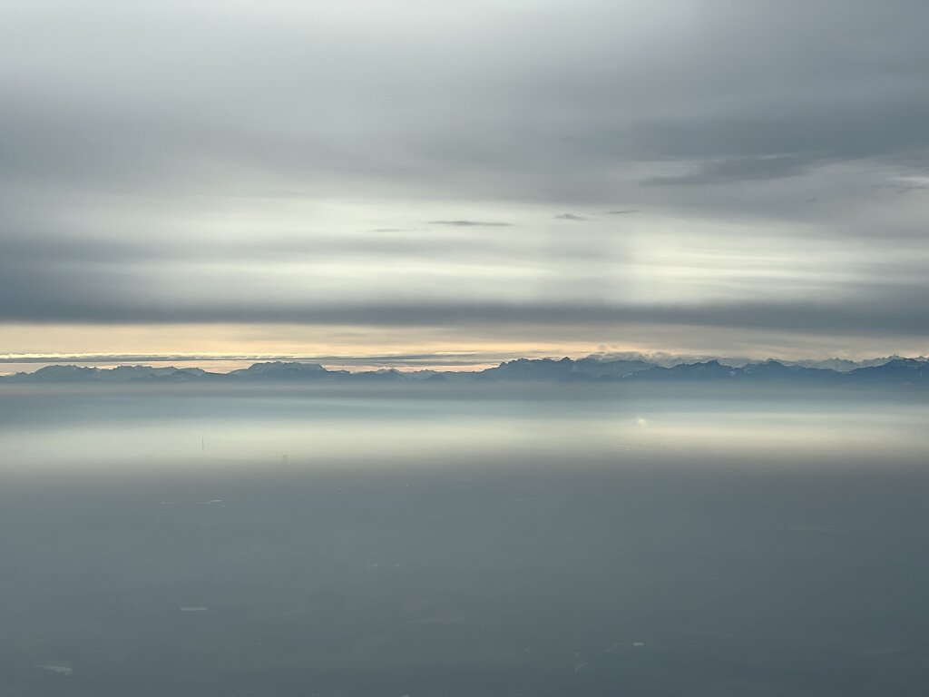 11.02.2025 Lyon - München | Alpen eingerahmt